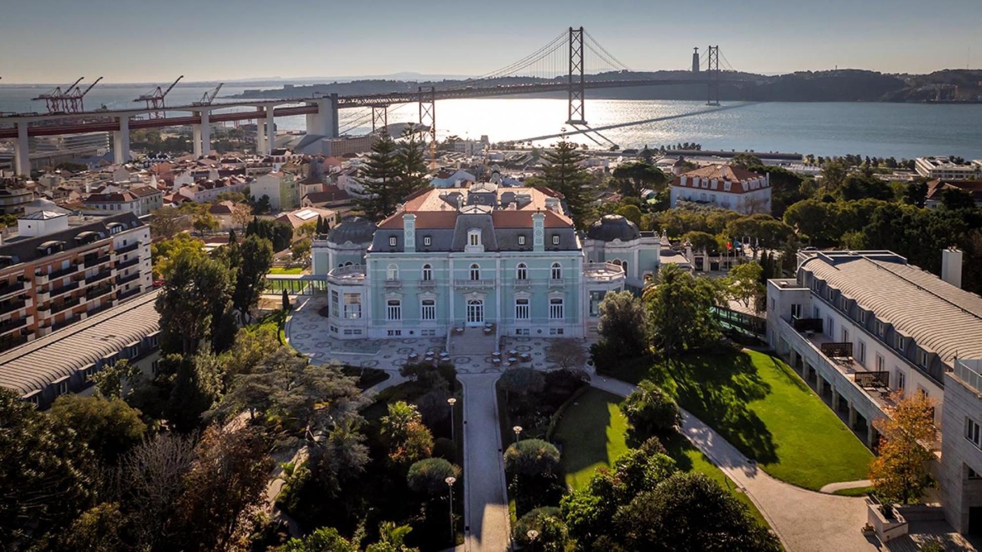 Pestana Palace Lisboa Hotel & National Monument - The Leading Hotels Of The World Екстериор снимка Aerial view of the palace