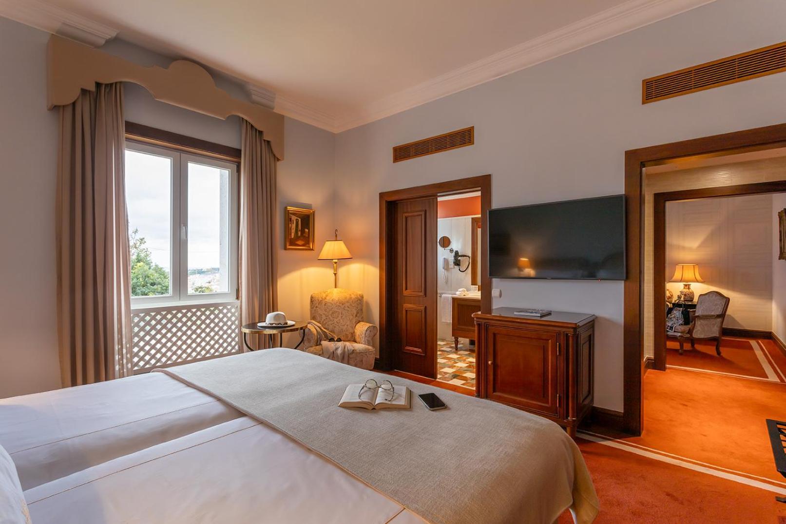 Pestana Palace Lisboa Hotel & National Monument - The Leading Hotels Of The World Екстериор снимка A suite at the hotel