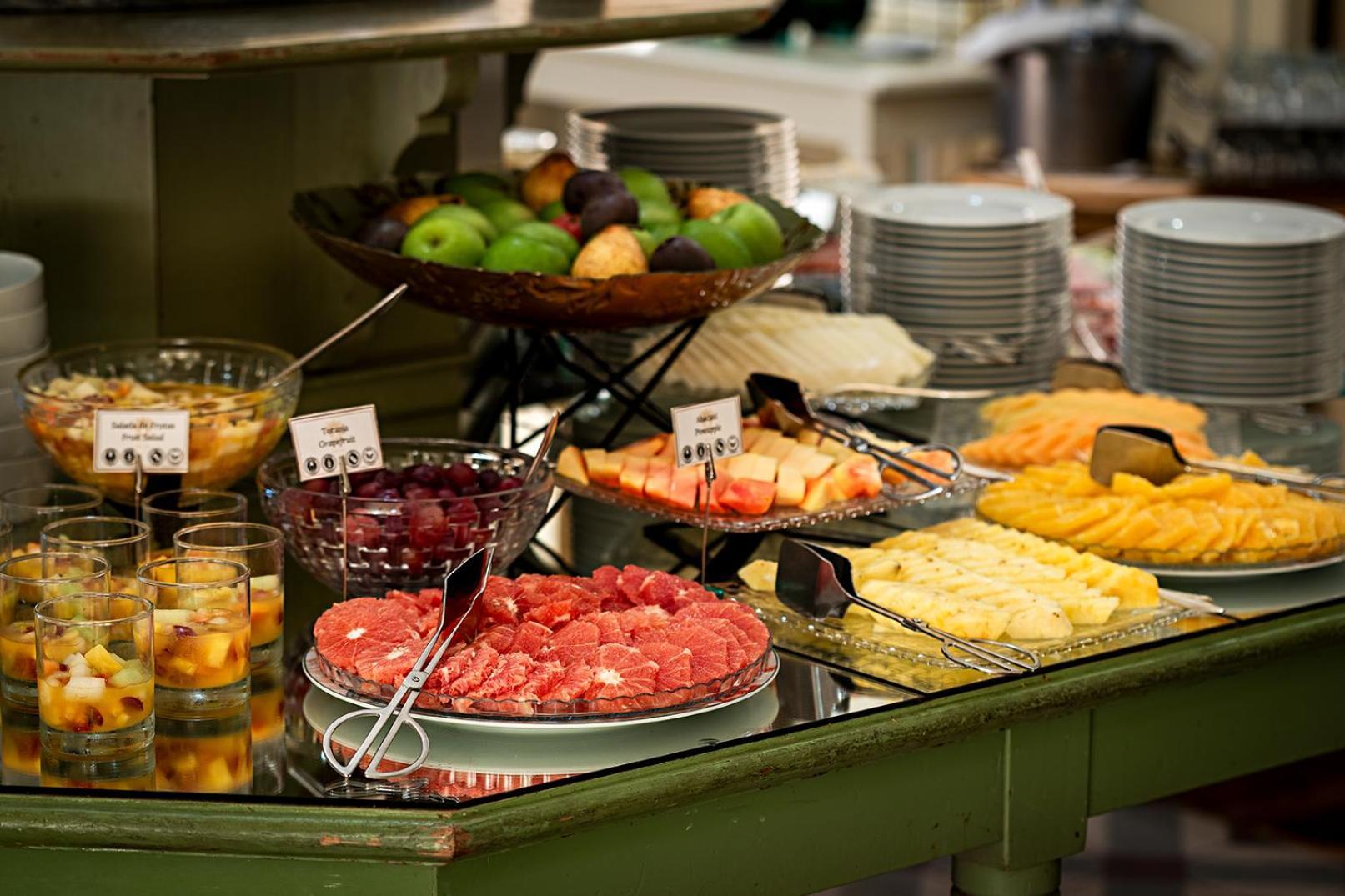 Pestana Palace Lisboa Hotel & National Monument - The Leading Hotels Of The World Екстериор снимка Fruit salad
