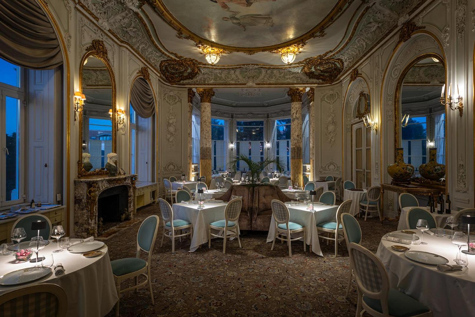 Pestana Palace Lisboa Hotel & National Monument - The Leading Hotels Of The World Екстериор снимка The restaurant in 2011